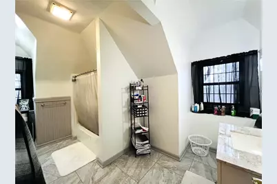 304 Rhodes Place, New Castle, PA 16101 - Photo 13