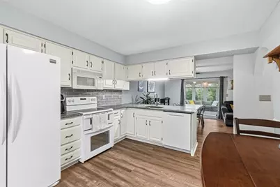 424 Redwood Ct, Ross Twp, PA 15202 - Photo 5