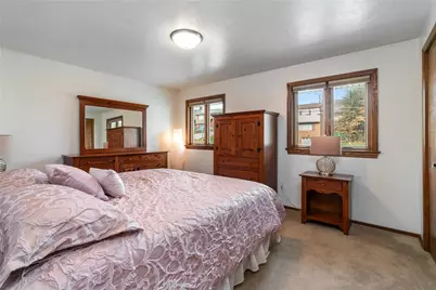 990 Holly Lynne Drive, South Park, PA 15236 - Photo 11