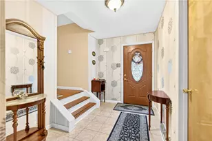 8576 W Barkhurst Dr, Pittsburgh, PA 15237 - Photo 3