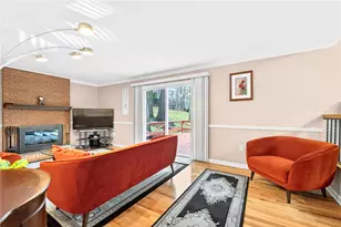 8576 W Barkhurst Dr, Pittsburgh, PA 15237 - Photo 5