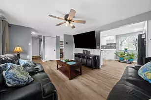 428 Scottsdale Dr, Coraopolis, PA 15108 - Photo 3