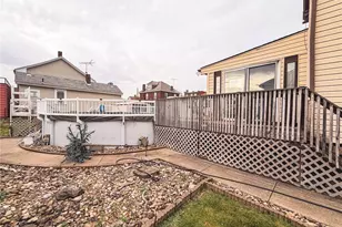 279 Boyleston St, Ambridge, PA 15003 - Photo 17