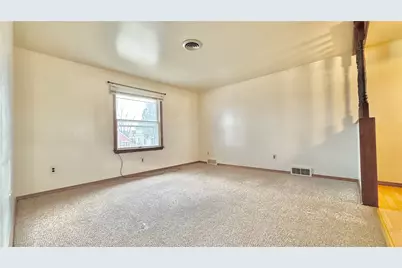 419 E Fairmont Ave, New Castle, PA 16105 - Photo 5