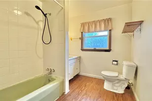 419 E Fairmont Ave, New Castle, PA 16105 - Photo 7