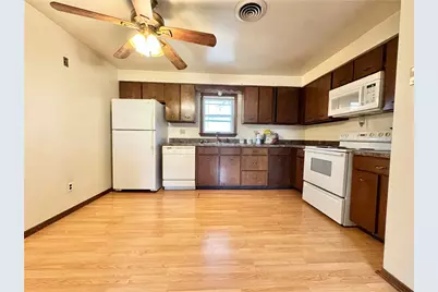 419 E Fairmont Ave, New Castle, PA 16105 - Photo 3