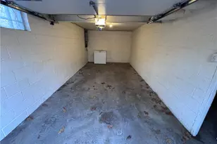 530 Maytide St, Pittsburgh, PA 15227 - Photo 15