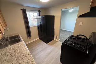 530 Maytide St, Pittsburgh, PA 15227 - Photo 7