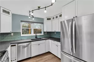 138 Sunset Ln, Center Township, PA 15001 - Photo 9