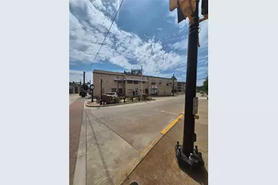 705 Broadway Ave, Stowe Township, PA 15136 - Photo 3