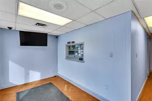 5600 Brownsville Rd, Pittsburgh, PA 15236 - Photo 9