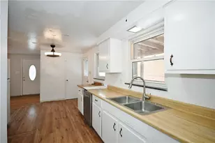 3238 Overlook Dr, Liberty Boro, PA 15133 - Photo 11