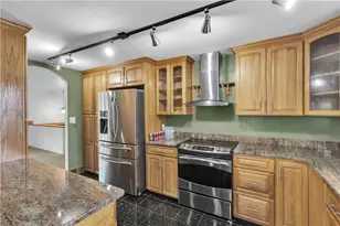 221 Roxbury Dr, Hempfield Township, PA 15601 - Photo 11