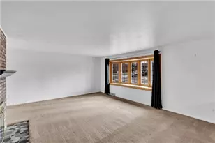 221 Roxbury Dr, Hempfield Township, PA 15601 - Photo 7