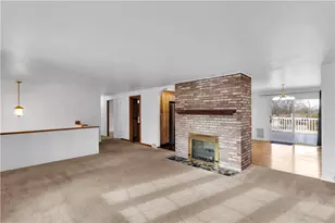 221 Roxbury Dr, Hempfield Township, PA 15601 - Photo 5