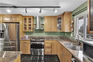 221 Roxbury Dr, Hempfield Township, PA 15601 - Photo 9