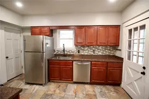 225 Harrison Ave, Jeannette, PA 15644 - Photo 3