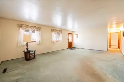 222 Ridgefield Dr, Hempfield Township, PA 15601 - Photo 9