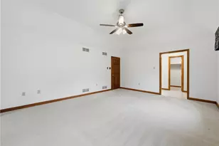 2478 Matterhorn Dr, Pittsburgh, PA 15090 - Photo 29