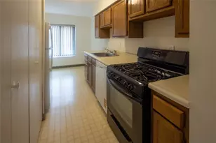 1434 Forest Green Dr, Coraopolis, PA 15108 - Photo 3