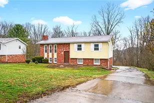 113 Redbud Dr, Chippewa Township, PA 15010 - Photo 3