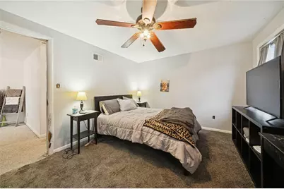 225 Lynn Ann Dr, Pittsburgh, PA 15068 - Photo 17