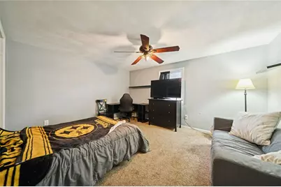 225 Lynn Ann Dr, Pittsburgh, PA 15068 - Photo 19