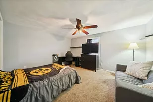 225 Lynn Ann Dr, Pittsburgh, PA 15068 - Photo 19