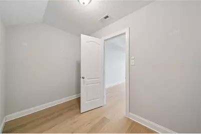 5600 Willow Terrace Dr, Bethel Park, PA 15102 - Photo 13