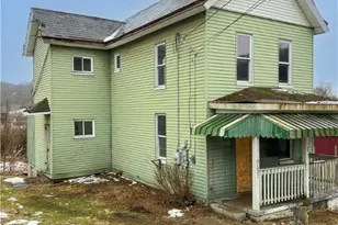 1022 Gaskill Ave, Jeannette, PA 15644 - Photo 3