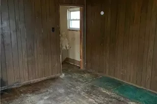 1022 Gaskill Ave, Jeannette, PA 15644 - Photo 13