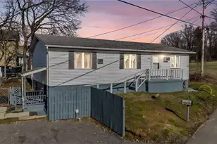 1152 W Gibson Ave, Connellsville, PA 15425 - Photo 1