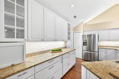 1723 Heather Heights Dr, Moon/Crescent Twp, PA 15046 - Photo 5