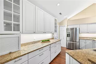 1723 Heather Heights Dr, Moon/Crescent Twp, PA 15046 - Photo 5