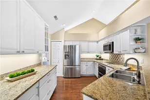 1723 Heather Heights Dr, Moon/Crescent Twp, PA 15046 - Photo 7