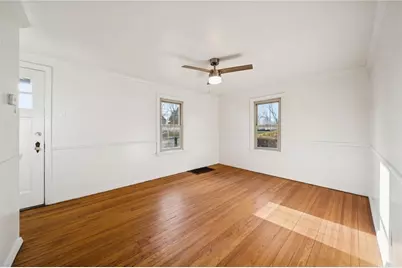 815 Elizabeth St, Wilkins Township, PA 15221 - Photo 3