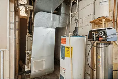 815 Elizabeth St, Wilkins Township, PA 15221 - Photo 27