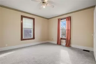 325 Walnut St, Vandergrift, PA 15690 - Photo 13