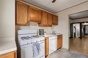 325 Walnut St, Vandergrift, PA 15690 - Photo 7