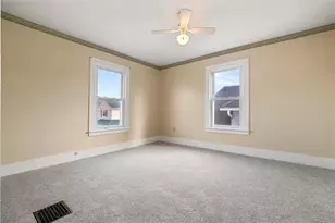 325 Walnut St, Vandergrift, PA 15690 - Photo 17