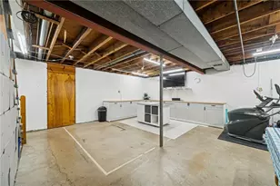 318 Maple St, West Mifflin, PA 15122 - Photo 25