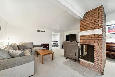 318 Maple St, West Mifflin, PA 15122 - Photo 3