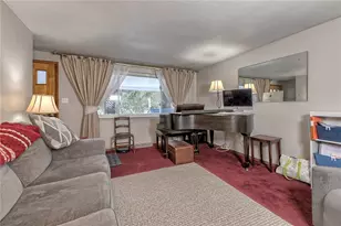 804 Norvell Dr, Pittsburgh, PA 15235 - Photo 5