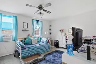 300 Gardner St, McKees Rocks, PA 15136 - Photo 11