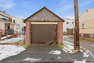 300 Gardner St, McKees Rocks, PA 15136 - Photo 17