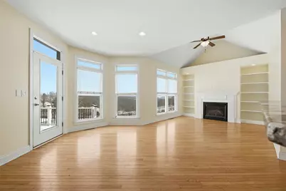 110 Timber Ridge Dr, Lancaster Township, PA 16037 - Photo 9