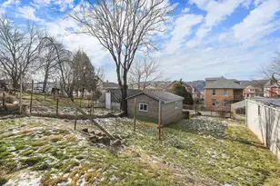 825 Pine St, Ambridge, PA 15003 - Photo 21