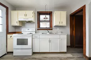 825 Pine St, Ambridge, PA 15003 - Photo 9