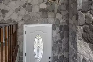 8476 Coventry Dr, Pittsburgh, PA 15101 - Photo 3