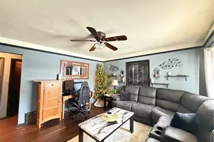 212 Kingston Dr, Wilkins Township, PA 15235 - Photo 3